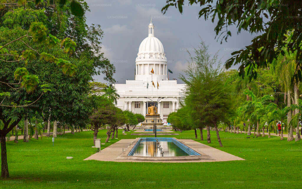 Viharamahadevi Park